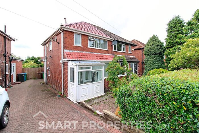 2 Bedroom Property To Rent In Knowl Road, Rochdale, OL16