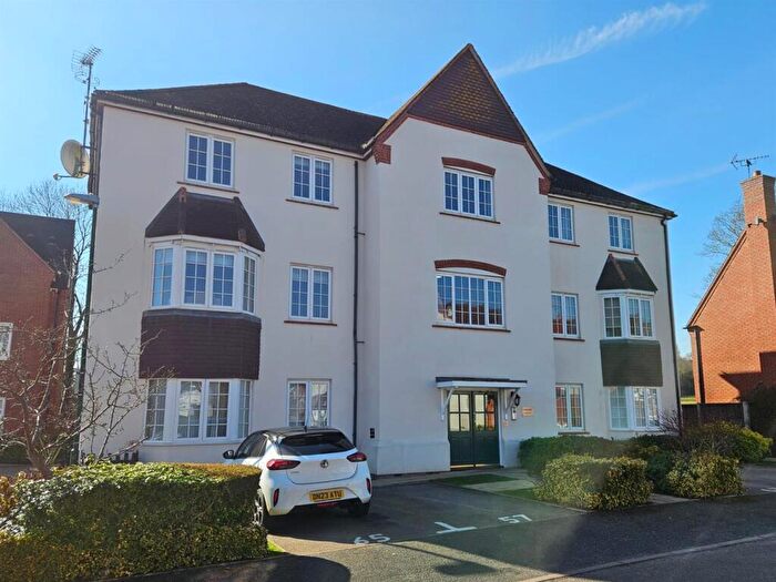2 Bedroom Apartment For Sale In Foxley Drive, Catherine-De-Barnes, Solihull, B91