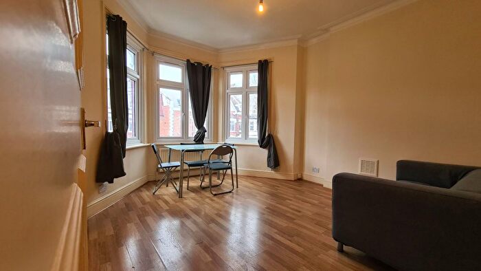 2 Bedroom Flat To Rent In Chichele Road, London, NW2