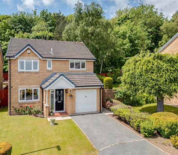 4 Bedroom House For Sale In Sunningdale Croft, Huddersfield, HD2