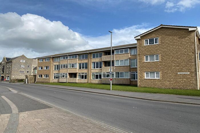 2 Bedroom Flat For Sale In West Bay, DT6