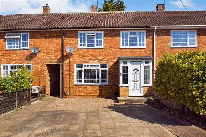 3 Bedroom Terraced House For Sale In Rokesby Road, Slough, SL2