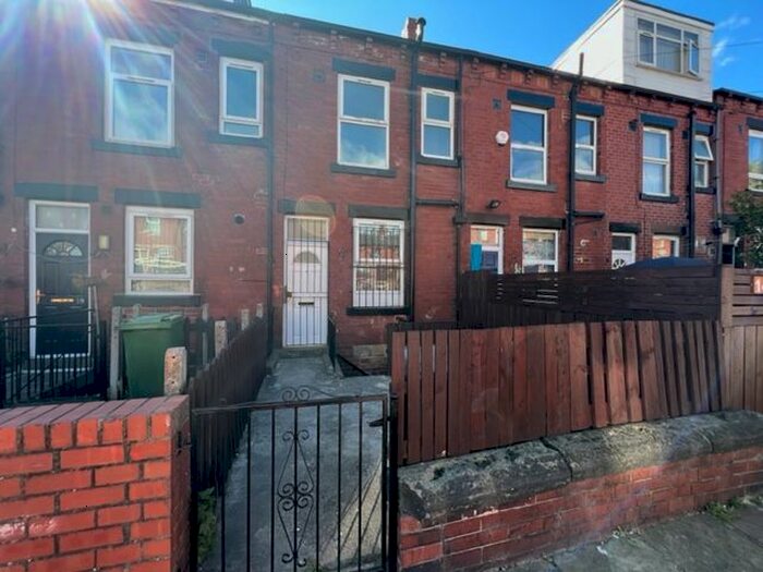 4 Bedroom Terraced House To Rent In Harlech Terrace, Beeston, Leeds, LS11