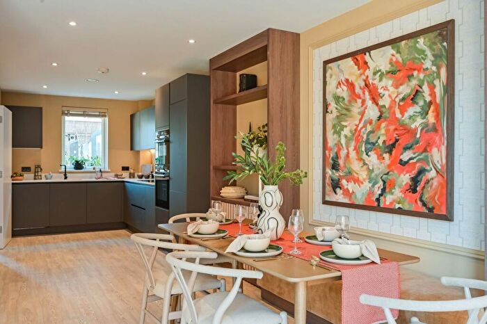 4 Bedroom House For Sale In North Gate Park, Harringay, London, N15