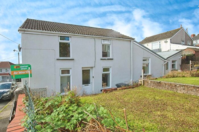 3 Bedroom End Of Terrace House For Sale In Royal Exchange, Beaufort, Ebbw Vale, NP23