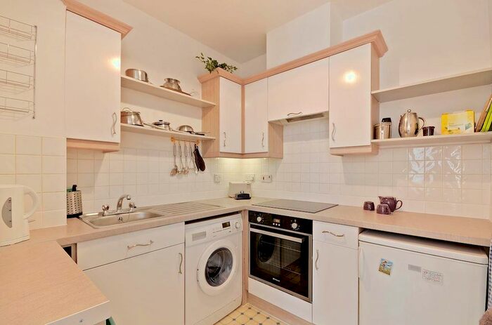 1 Bedroom Flat To Rent In Metro Central Heights, Newington Causeway, London, SE1