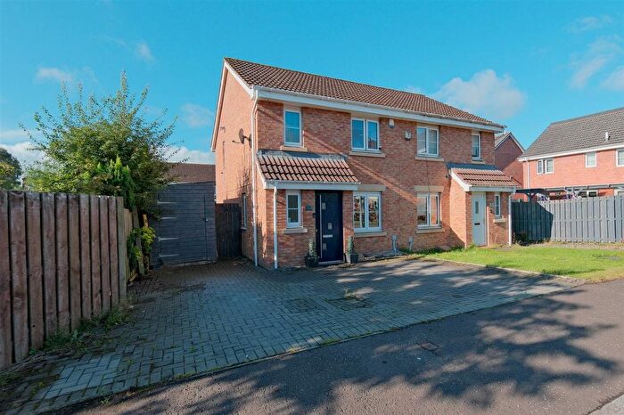 3 Bedroom Semi-Detached House For Sale In Copperwood Crescent, Hamilton, ML3