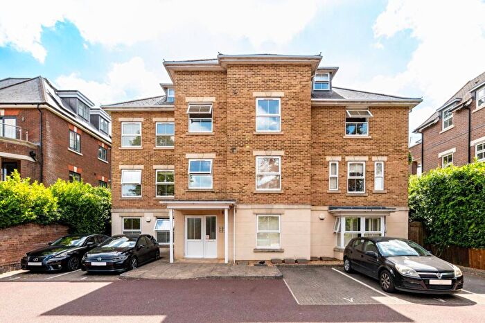 2 Bedroom Flat To Rent In Epsom Road, Guildford, GU1