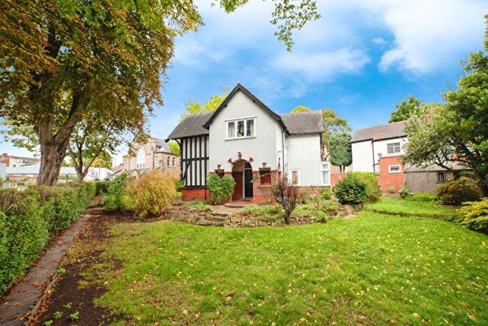 4 Bedroom Detached House For Sale In Rufford Avenue, Mansfield, Nottinghamshire, NG18