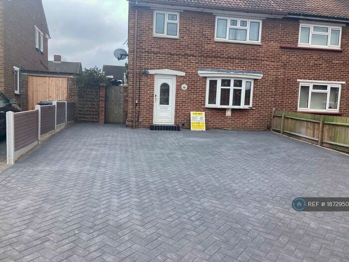 3 Bedroom Semi-Detached House To Rent In Dene Holm Road, Northfleet, Gravesend, DA11