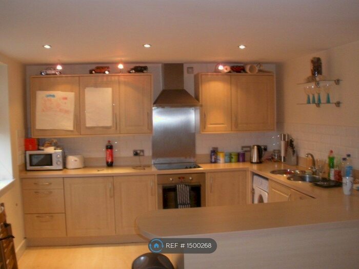 2 Bedroom Flat To Rent In Fleming House, Nottingham, NG3