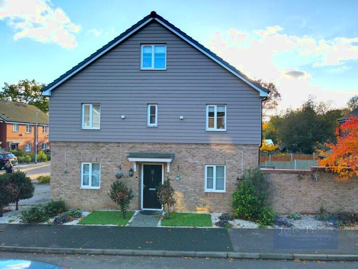 4 Bedroom Terraced House To Rent In Woodland Road, Chigwell, IG7