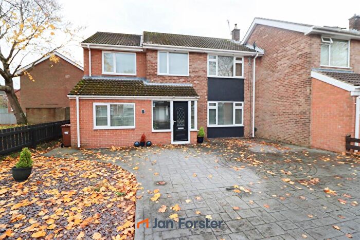 4 Bedroom House For Sale In Woburn Way, Newcastle Upon Tyne, NE5