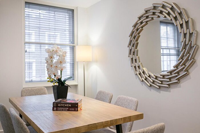 2 Bedroom Flat To Rent In Rathbone Place, London, W1T
