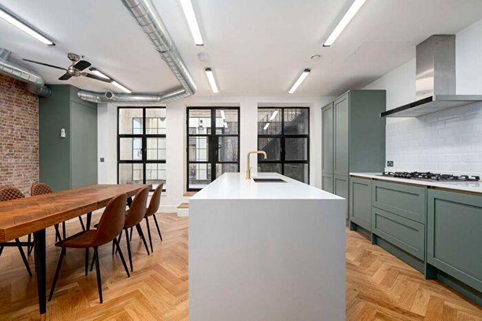 3 Bedroom Flat To Rent In Hatton Garden, London, EC1N