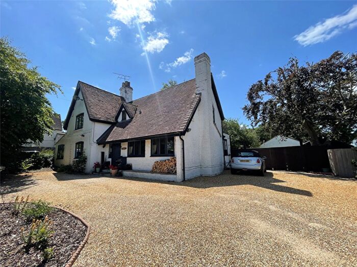 4 Bedroom Detached House For Sale In Hawthorn Hill, Warfield, Bracknell, Berkshire, RG42