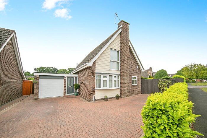 2 Bedroom Detached House For Sale In St. Cyrus Road, Colchester, CO4