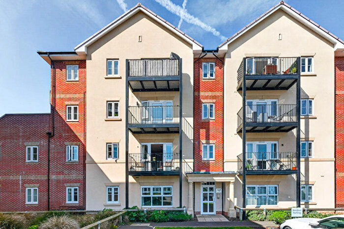 2 Bedroom Flat For Sale In Bell Farm Way, Walton-On-Thames, KT12