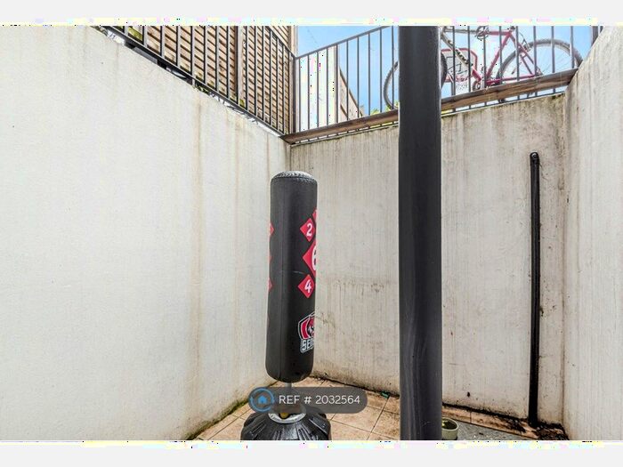 7 Bedroom End Of Terrace House To Rent In Campdale Road, London, N7