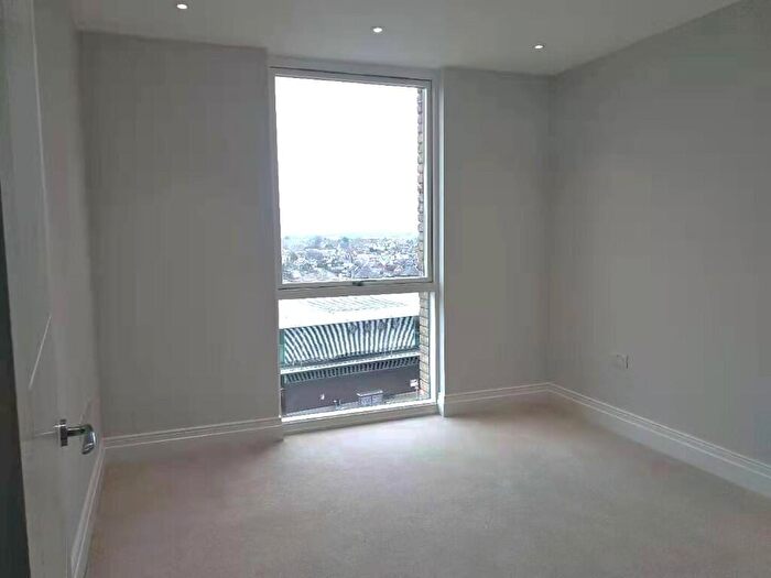 2 Bedroom Apartment To Rent In Queenshurst Square, Kingston Upon Thames, Surrey, KT2