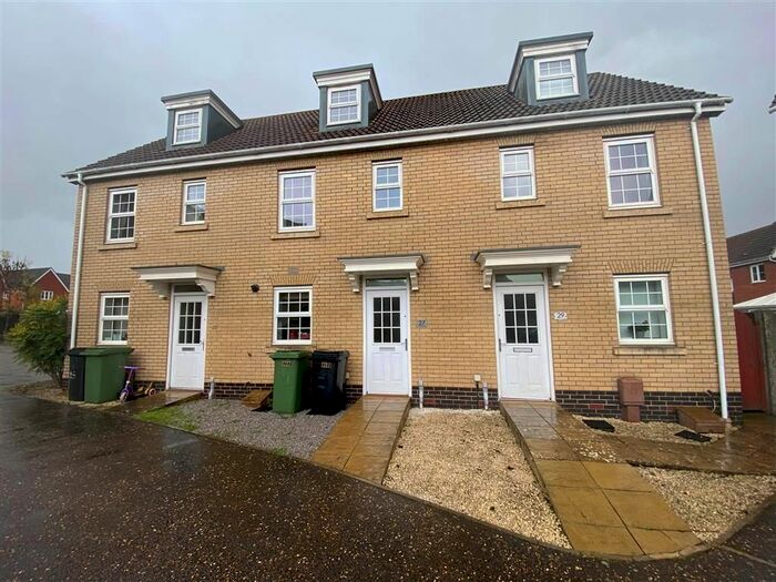 3 Bedroom Town House To Rent In Viscount Close, Diss IP22