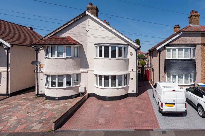 3 Bedroom Semi-Detached House For Sale In Swanley Road, Welling, DA16