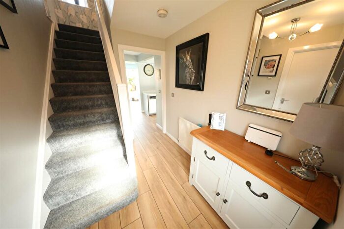 3 Bedroom Semi-Detached House For Sale In Woodheys Park, Kingswood, Hull, HU7