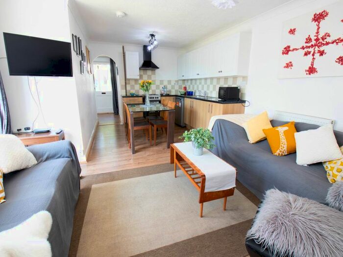 4 Bedroom Property To Rent In Headcorn Drive, Canterbury, Kent, CT2