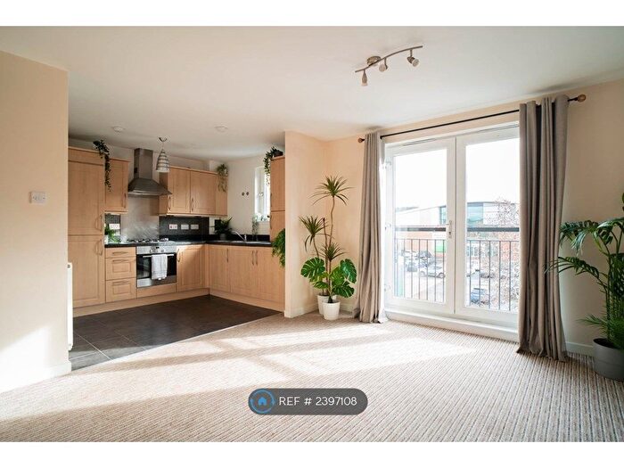 2 Bedroom Flat To Rent In New Mart Square, Edinburgh, EH14