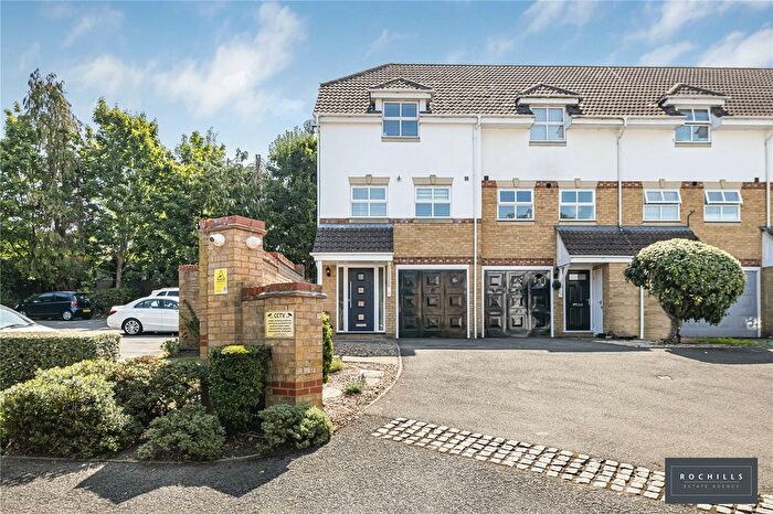 3 Bedroom End Of Terrace House For Sale In Lyster Mews, Cobham, Surrey, KT11