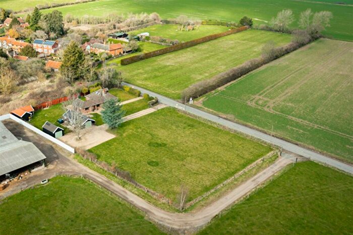 4 Bedroom Detached Bungalow For Sale In Bungay Road, Hempnall, Norwich, NR15