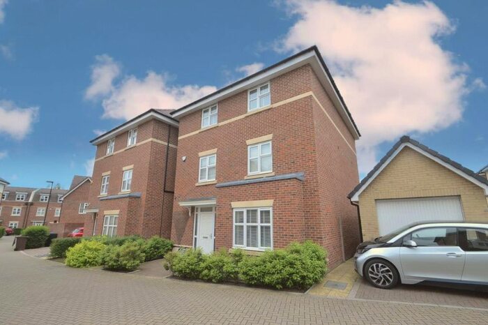 5 Bedroom Detached House To Rent In Cunningham Drive, Ickenham, UB10