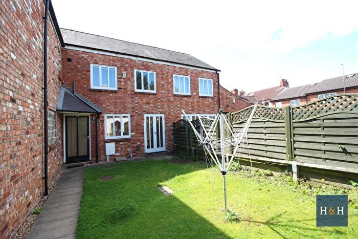 2 Bedroom House To Rent In Edinburgh Road, Queens Park -, NN2