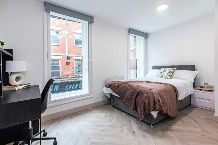 4 Bedroom Apartment To Rent In Flat, - St James Street, NG1