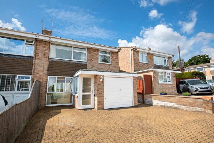 3 Bedroom Semi-Detached House For Sale In Hawthorn Rise, Stroud, GL5