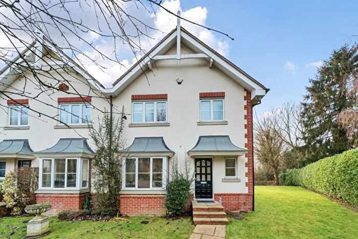 2 Bedroom End Of Terrace House To Rent In Amerden Lakes Maidenhead, SL6