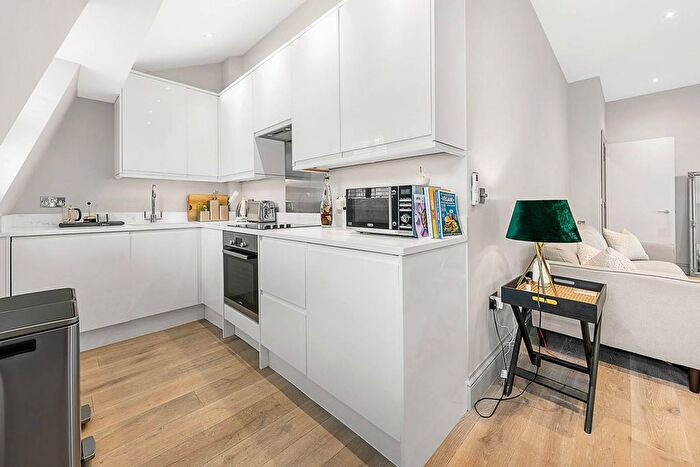 1 Bedroom Flat To Rent In Burlington Road, Fulham, London, SW6