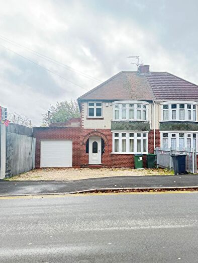 3 Bedroom Semi-Detached House To Rent In Park Lane East, Tipton, DY4