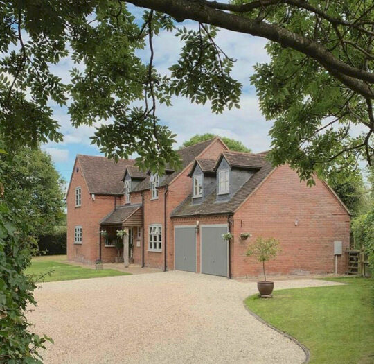 5 Bedroom Detached House For Sale In Salters Lane, Henley-in-arden, B95