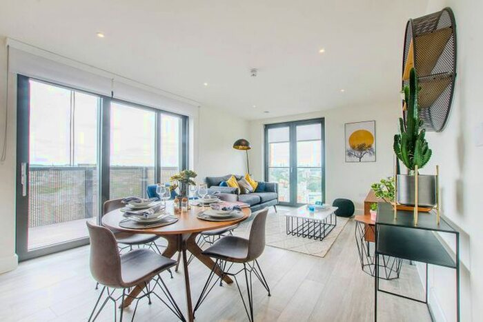 2 Bedroom Flat To Rent In Union Wharf, Greenwich, London, SE8