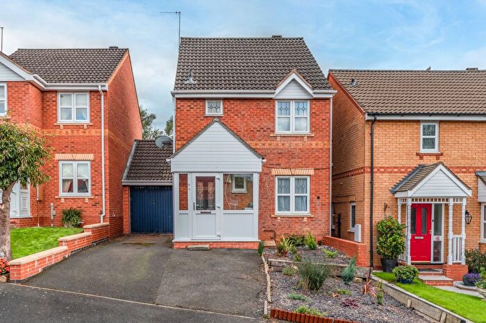 3 Bedroom Link Detached House For Sale In Greenford Close, Brockhill, Redditch, B97