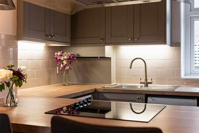2 Bedroom Cottage To Rent In High Street, Kidlington, OX5