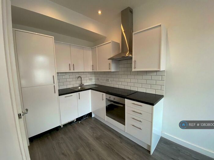 2 Bedroom Flat To Rent In Haringey, London, N4