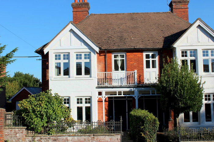 4 Bedroom Semi-Detached House To Rent In Grange Road, Alresford, SO24