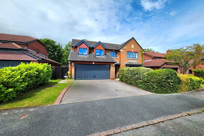 5 Bedroom Detached House For Sale In Barshaw Gardens, Appleton, Warrington, WA4