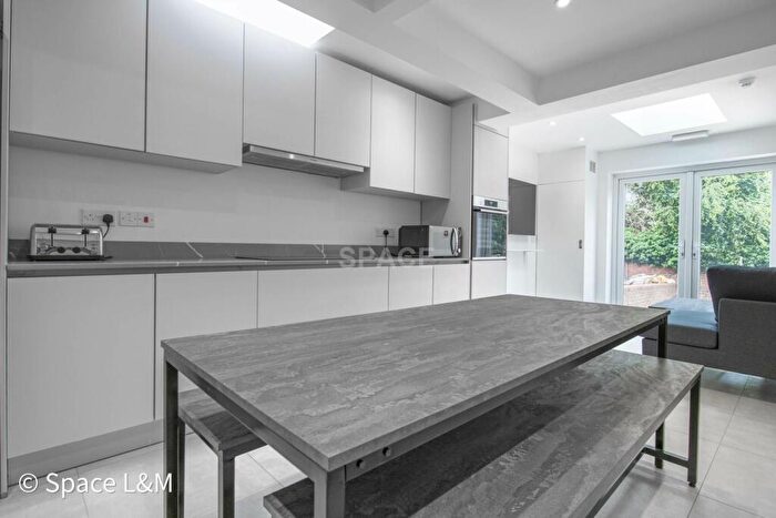 5 Bedroom Terraced House To Rent In Lincoln Road, Reading, Berkshire, RG2