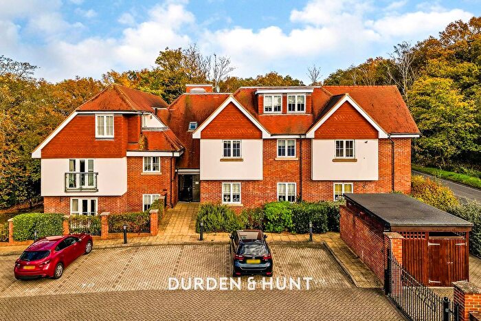2 Bedroom Flat For Sale In Thornwood Road, Epping, CM16