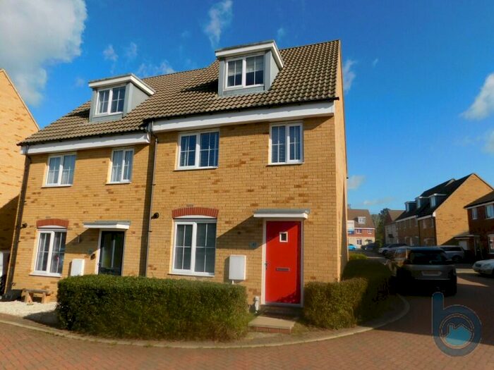 3 Bedroom Town House To Rent In Kelburn Road, Peterborough, Cambridgeshire, PE2