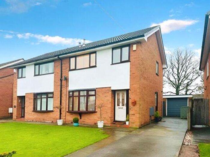3 Bedroom Semi-Detached House For Sale In Keats Lane, Wincham, CW9