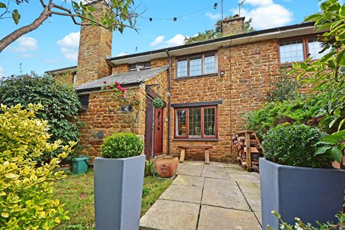 3 Bedroom Character Property For Sale In Bury Court Lane, Shotteswell, Shotteswell, OX17